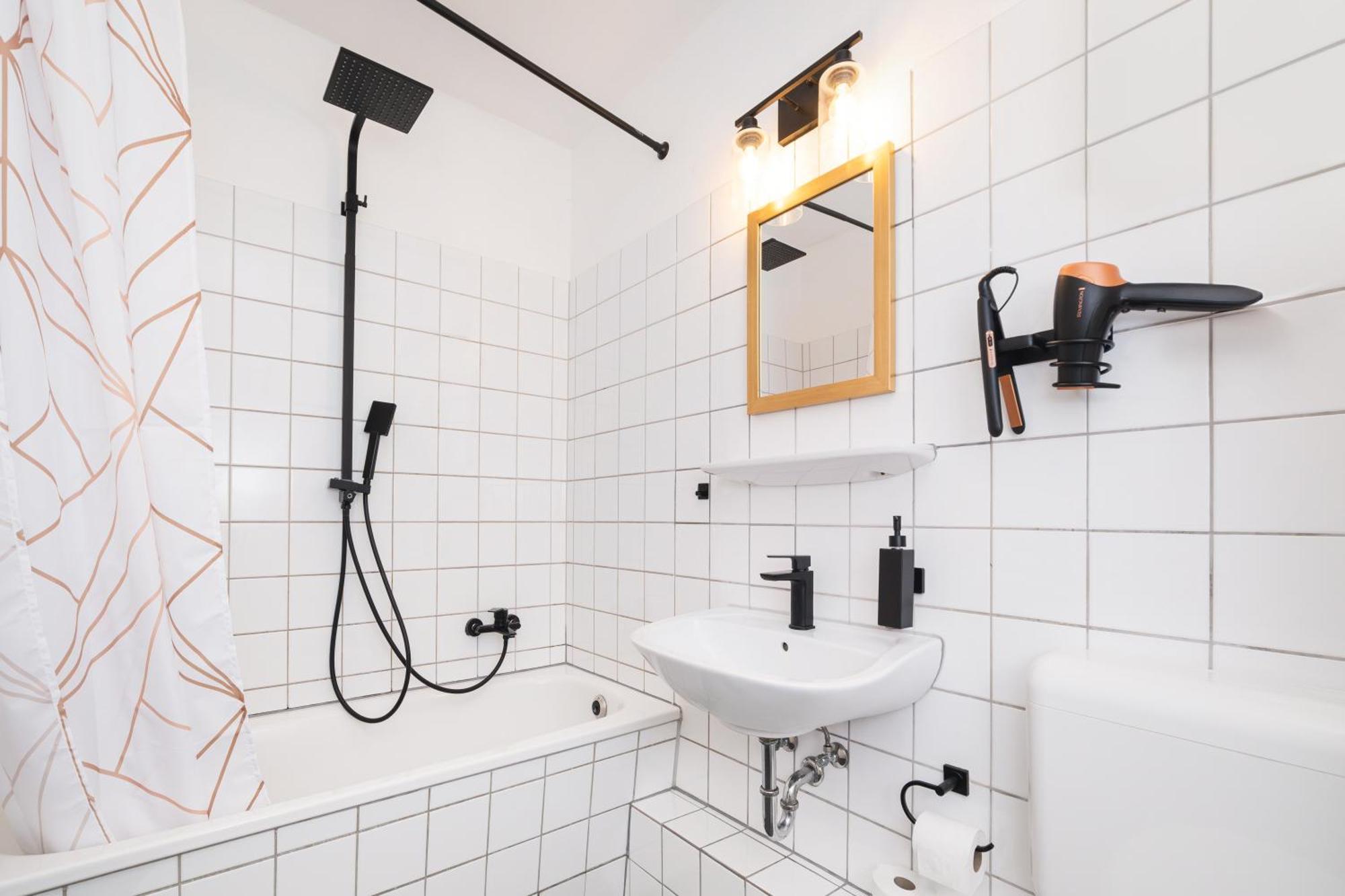 Smart Home - Wuppertal - Perfect For 4 Guests! Central - Netflix - Schwebebahn - Free Parking Zone エクステリア 写真